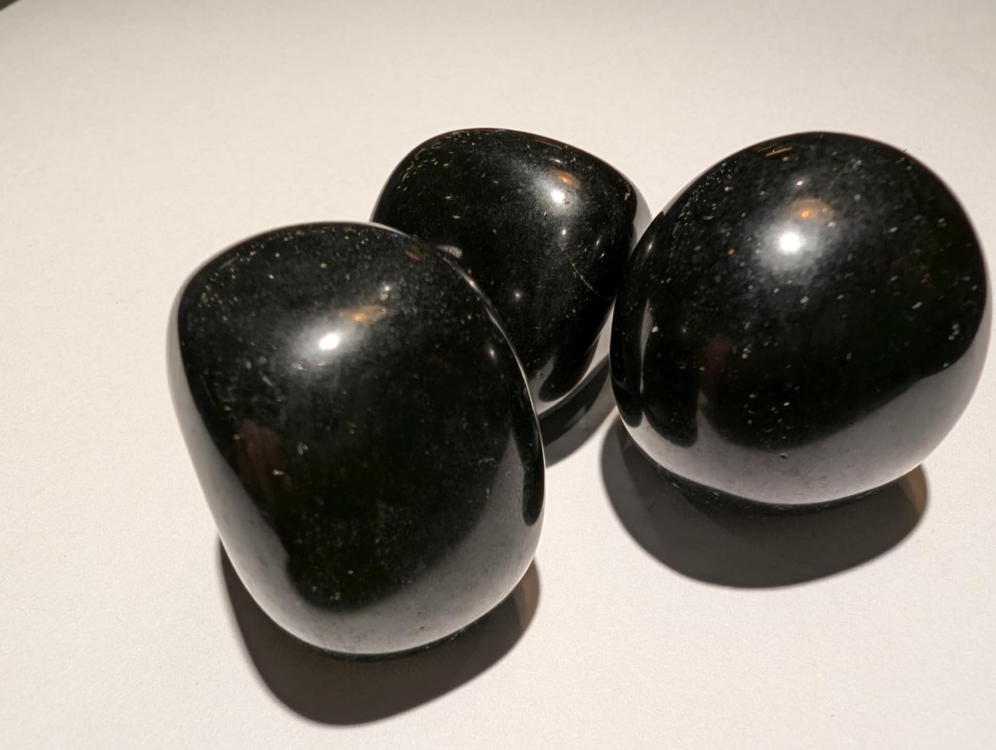 Black Obsidian – tumbled Natural Stones